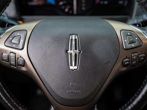 Used 2013 Lincoln MKX AWD image 25