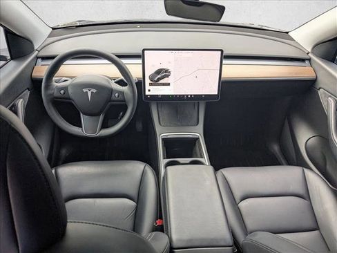 Used 2022 Tesla Model Y Long Range image 14