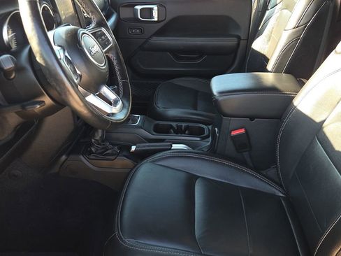 Used 2021 Jeep Wrangler Unlimited Sahara w/ Cold Weather Group image 17