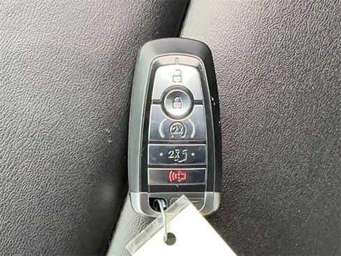 Used 2022 Ford Explorer XLT w/ Equipment Group 202A image 32