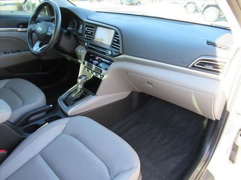 Used 2020 Hyundai Elantra Limited w/ Ultimate Package 03 image 10
