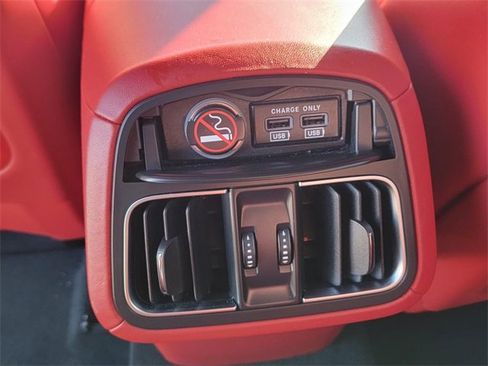 Used 2019 Maserati Levante image 25