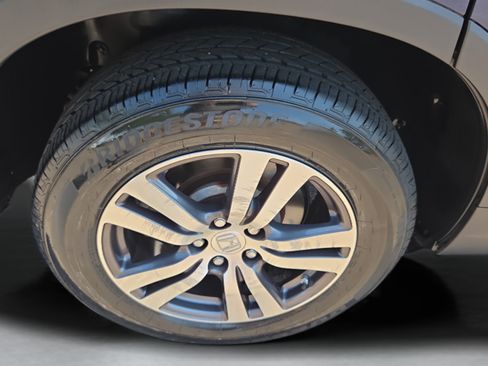 Certified 2017 Honda Pilot EX image 32