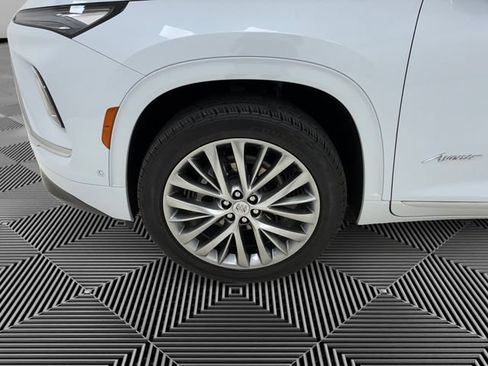 Certified 2026 Buick Enclave Avenir w/ Super Cruise Package AWD/4WD image 9