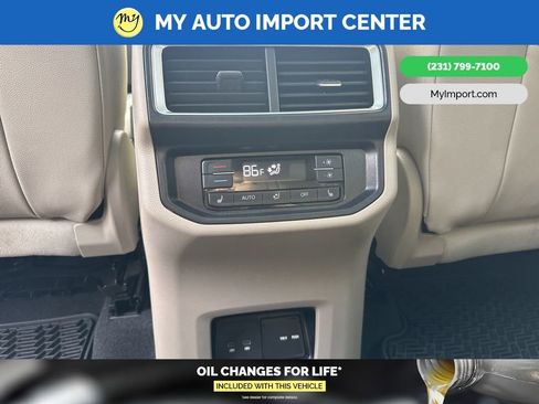 Used 2025 Volkswagen Atlas SEL Premium R-Line image 24