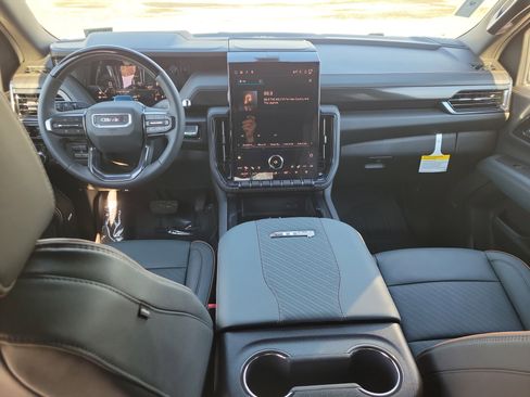 New 2026 GMC Yukon AT4 w/ AT4 Premium Plus Package image 3