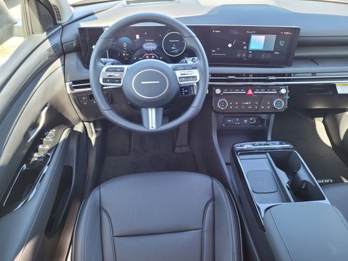 New 2025 Hyundai Tucson Limited image 17