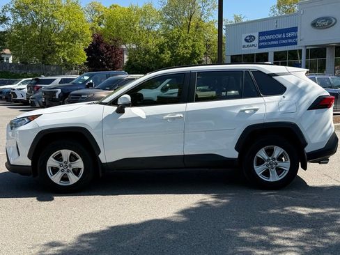 Used 2019 Toyota RAV4 XLE w/ Convenience Package AWD/4WD image 11