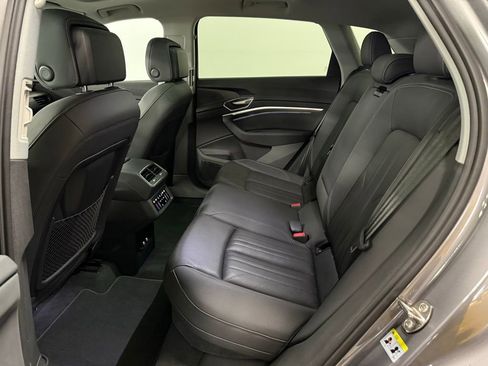 Used 2021 Audi e-tron Premium Plus w/ Premium Plus Package image 17