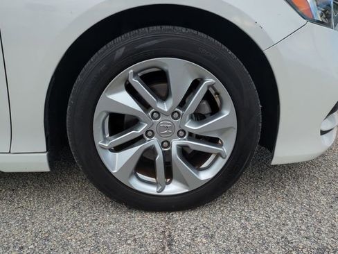 Used 2019 Honda Accord LX image 11