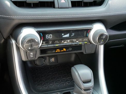 Certified 2025 Toyota RAV4 LE AWD/4WD image 23