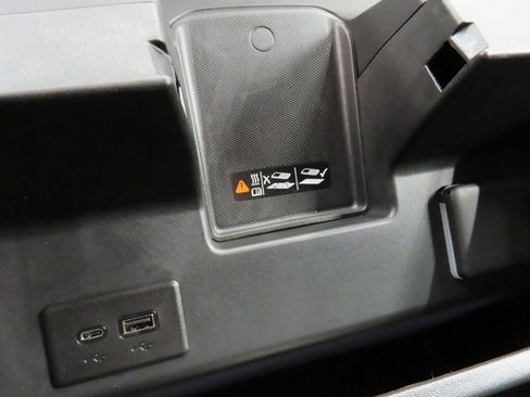 Used 2025 Chevrolet Silverado 2500 LT image 64