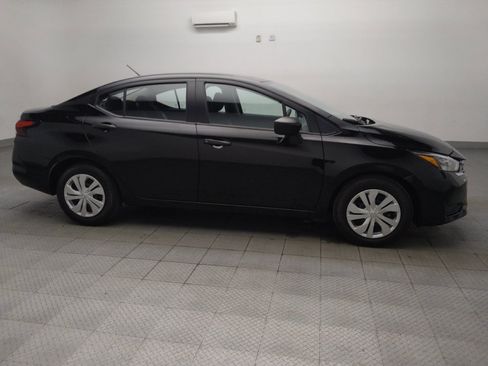 Used 2025 Nissan Versa S FWD image 11