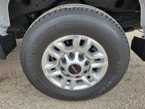 New 2026 GMC Sierra 2500 SLE w/ Preferred Package image 10