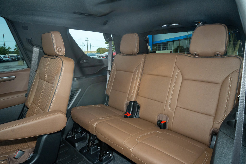 New 2026 Chevrolet Tahoe High Country AWD/4WD image 18
