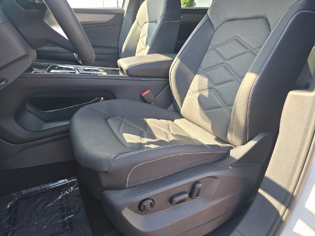 Used 2024 Volkswagen Atlas Cross Sport SE w/ Panoramic Sunroof Package AWD/4WD image 33