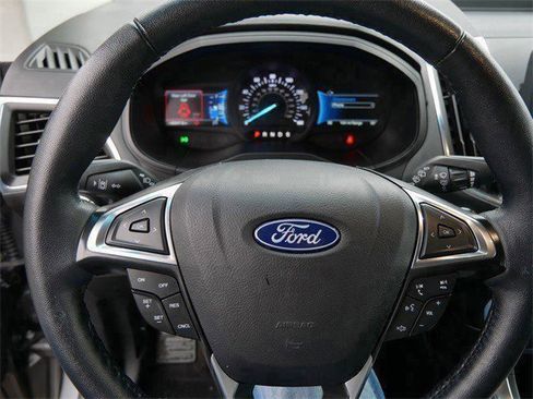 Used 2024 Ford Edge Titanium image 22