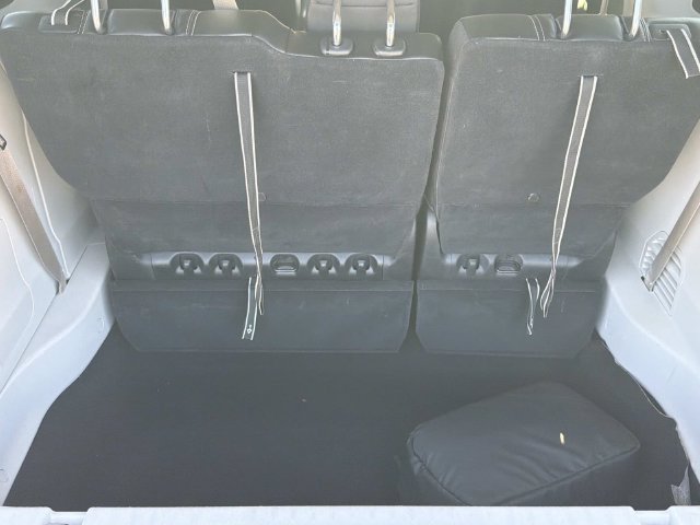Used 2023 Chrysler Pacifica Touring-L FWD image 23
