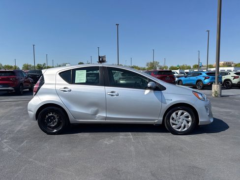 Used 2015 Toyota Prius C Two FWD image 2