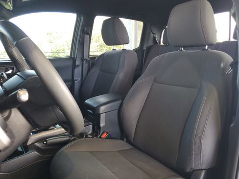 Used 2019 Toyota Tacoma TRD Off-Road RWD image 18