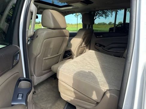 Used 2015 GMC Yukon XL SLT w/ Open Road Package AWD/4WD image 12