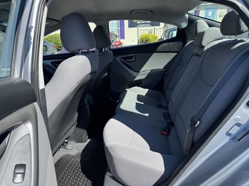 Used 2015 Hyundai Elantra SE image 11
