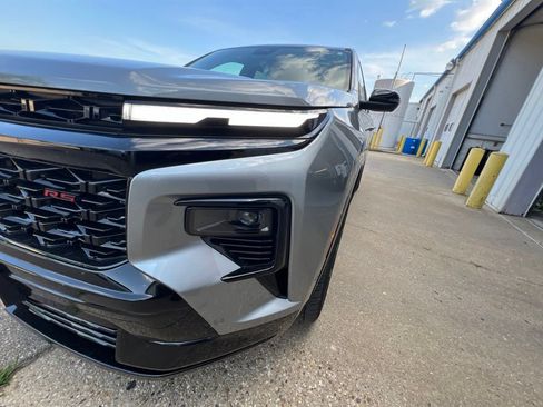 Used 2024 Chevrolet Traverse RS w/ LPO, Floor Liner Package FWD image 9