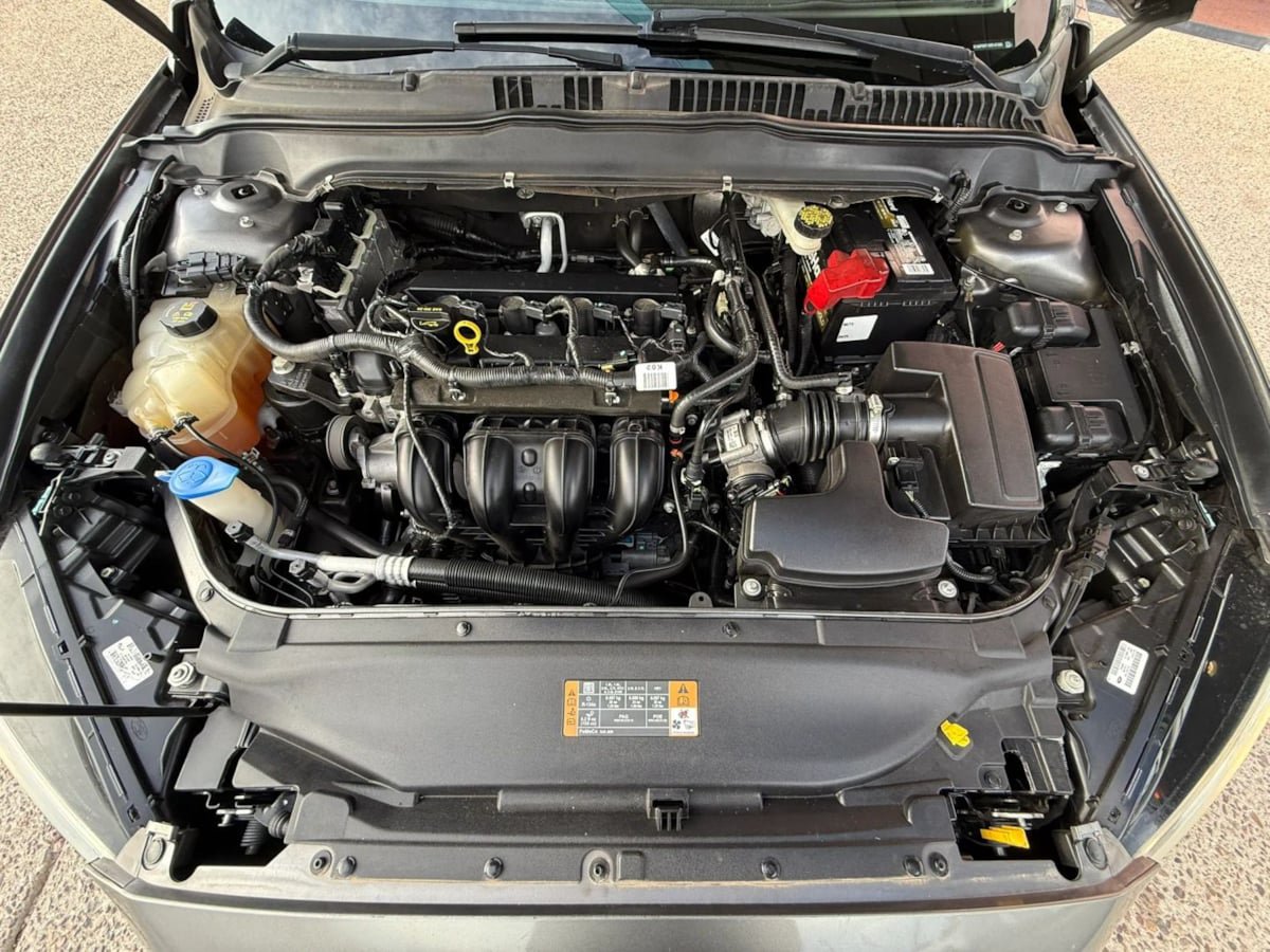 Used 2014 Ford Fusion SE FWD image 22