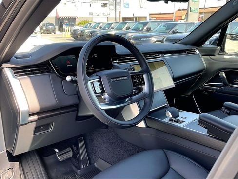New 2026 Land Rover Range Rover Long Wheelbase SE AWD/4WD image 10