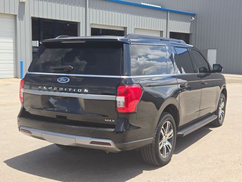 Used 2024 Ford Expedition Max XLT RWD image 3