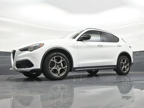 Used 2024 Alfa Romeo Stelvio Ti AWD/4WD image 23