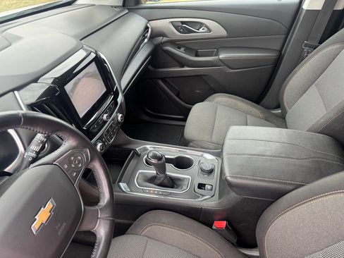 Used 2018 Chevrolet Traverse LT image 16