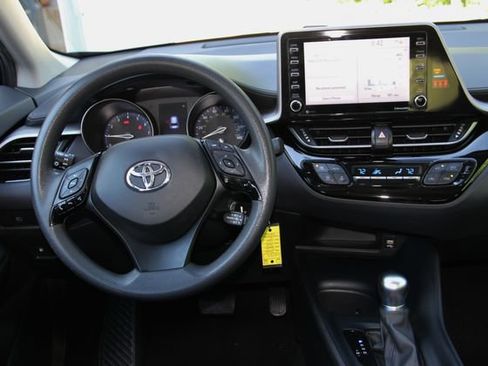Used 2020 Toyota C-HR LE FWD image 21