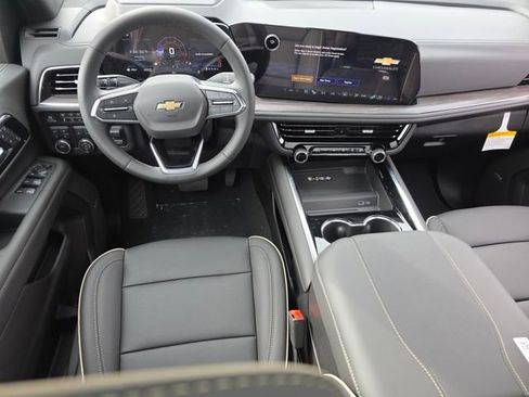 New 2026 Chevrolet Suburban Premier image 3