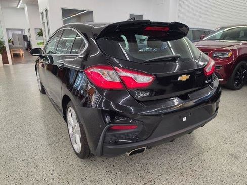 Used 2018 Chevrolet Cruze Premier FWD image 7