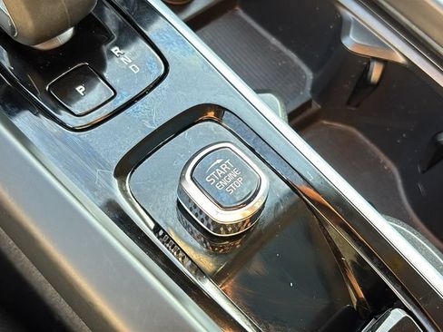 Certified 2025 Volvo XC60 B5 Plus AWD/4WD image 14