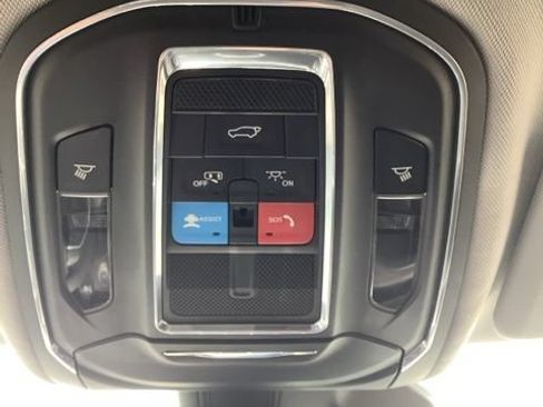 Certified 2023 Jeep Grand Cherokee Limited w/ Luxury Tech Group II AWD/4WD image 29
