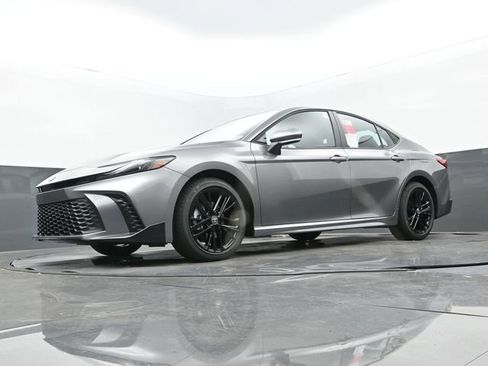 New 2026 Toyota Camry SE w/ Convenience Package FWD image 26