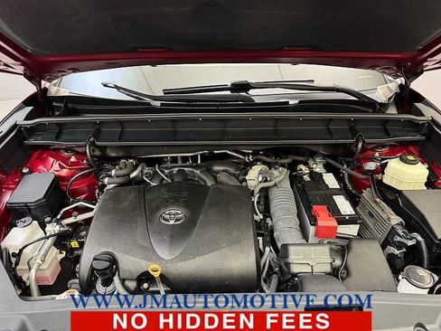 Used 2021 Toyota Highlander XLE AWD/4WD image 10