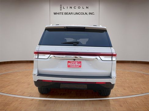 Used 2024 Lincoln Navigator Reserve image 6