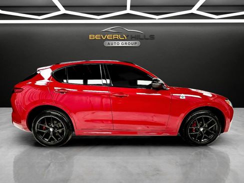 Used 2020 Alfa Romeo Stelvio Ti w/ Nero Edizione image 6