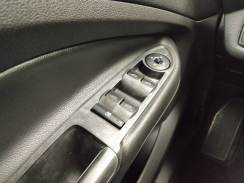 Used 2015 Ford Escape S FWD image 27