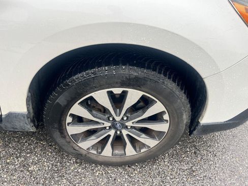 Used 2017 Subaru Outback 3.6R Limited AWD/4WD image 10