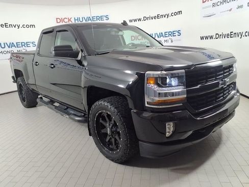 Used 2018 Chevrolet Silverado 1500 LT w/ All Star Edition AWD/4WD image 3