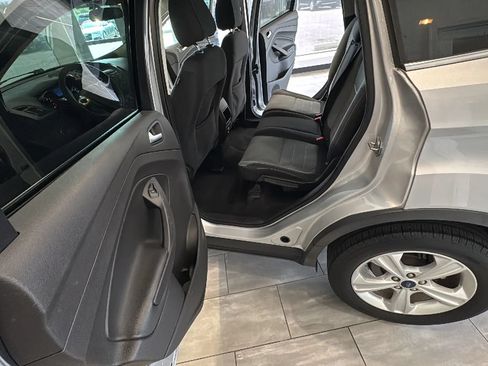 Used 2015 Ford Escape SE FWD image 19