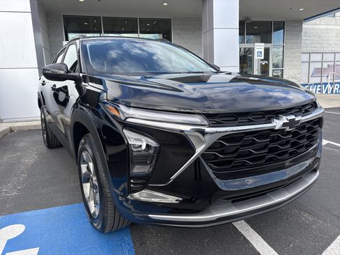 New 2026 Chevrolet Trax LT w/ Driver Confidence Package image 7