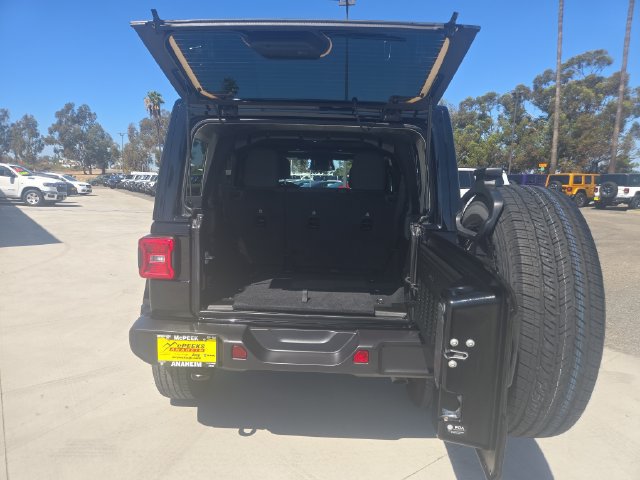 Used 2026 Jeep Wrangler Unlimited Sahara AWD/4WD image 19