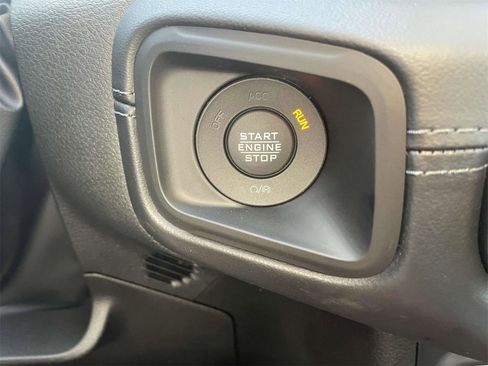 New 2025 Jeep Gladiator Rubicon w/ Convenience Group image 16