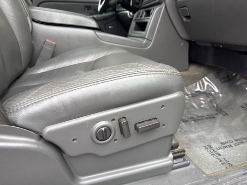 Used 2007 GMC Sierra 2500 SLT image 25