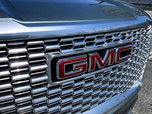 Used 2024 GMC Yukon Denali RWD image 29